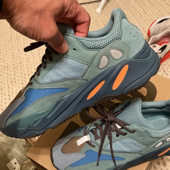 Yeezy 700 faded azure worn twice - Picture 5 of 16